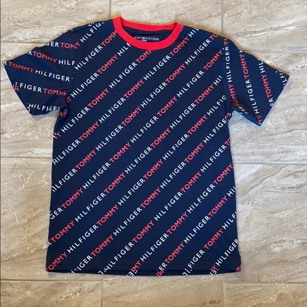 NWOT Tommy Hilfiger T-Shirt